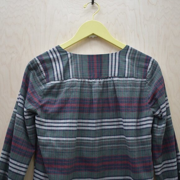 Madewell V-Neck Button-Down Shirt in Pineview Plaid XS - Picture 5 of 8